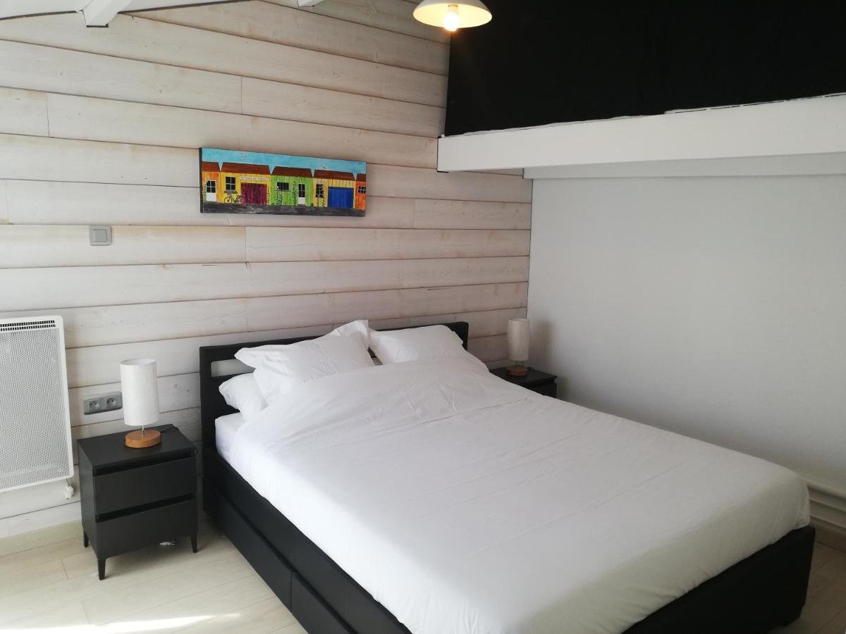 Studio Independant Chez L'Habitant Avec Piscine Et Cuisine Exterieures ラ・ロシェル エクステリア 写真