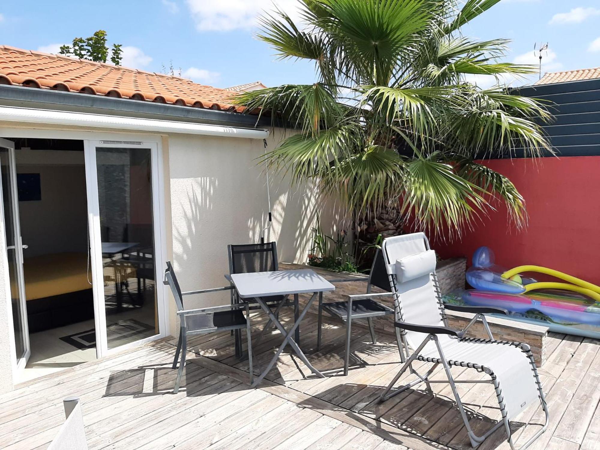 Studio Independant Chez L'Habitant Avec Piscine Et Cuisine Exterieures ラ・ロシェル エクステリア 写真